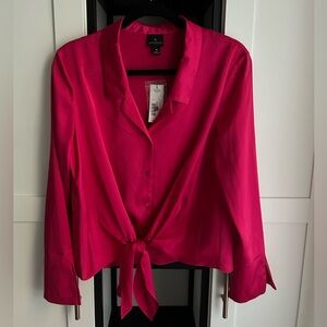 BRAND NEW! Fuchsia buttoned blouse. By Worthington size M.